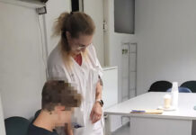 יוזמה ייחודית בכללית: כלבים טיפוליים מסייעים לילדים בזמן חיסון השפעת