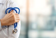 איך לבחור מנתח קטרקט מומלץ בישראל הקריטריונים החשובים באמת